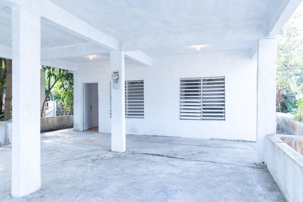 For Sale: $280,000 (3 beds, 3 baths, 1100 Square Feet)