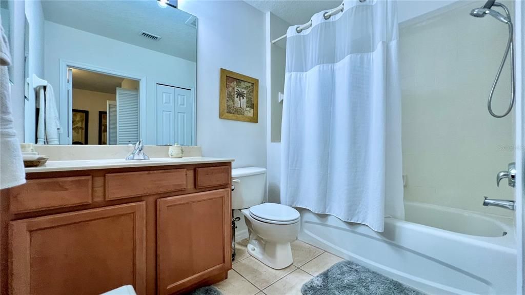 Activo con contrato: $485,000 (3 camas, 2 baños, 1460 Pies cuadrados)