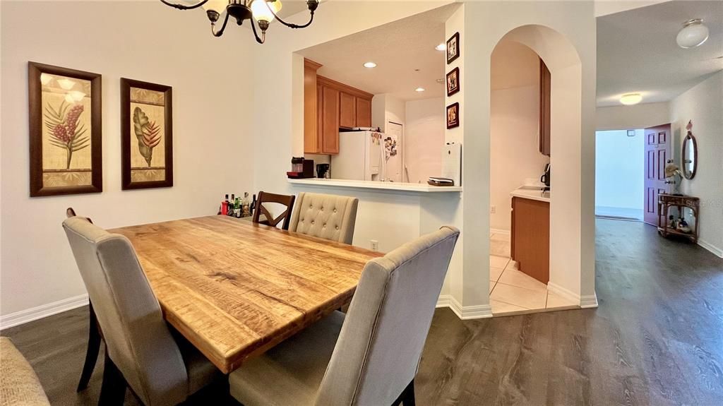 Activo con contrato: $485,000 (3 camas, 2 baños, 1460 Pies cuadrados)