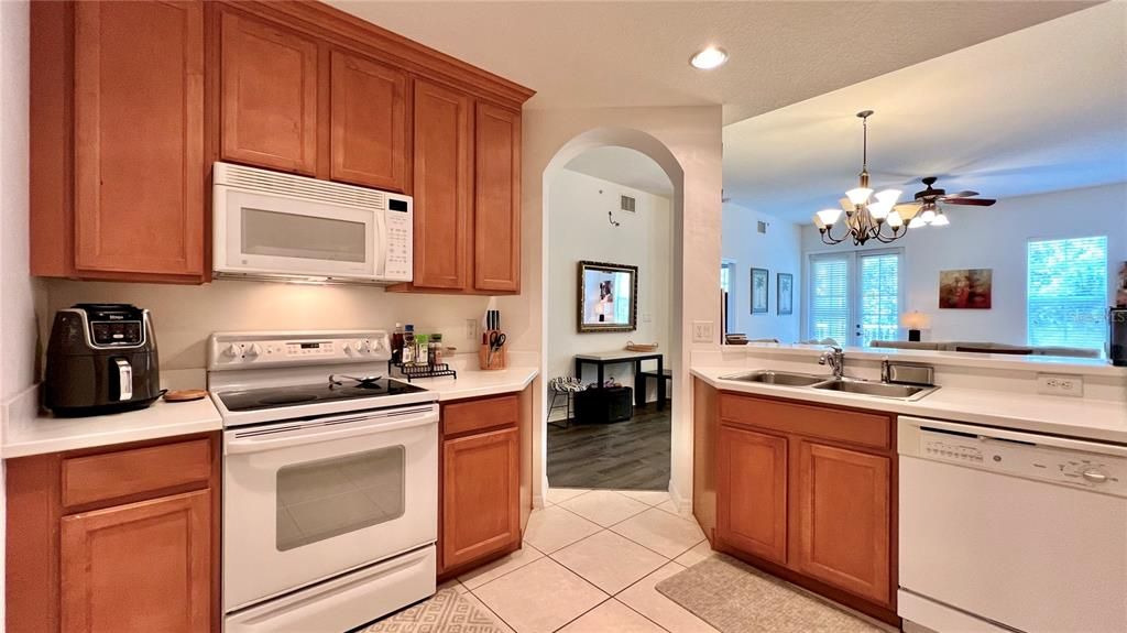 Activo con contrato: $485,000 (3 camas, 2 baños, 1460 Pies cuadrados)