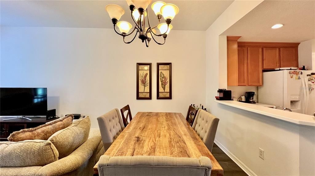 Activo con contrato: $485,000 (3 camas, 2 baños, 1460 Pies cuadrados)