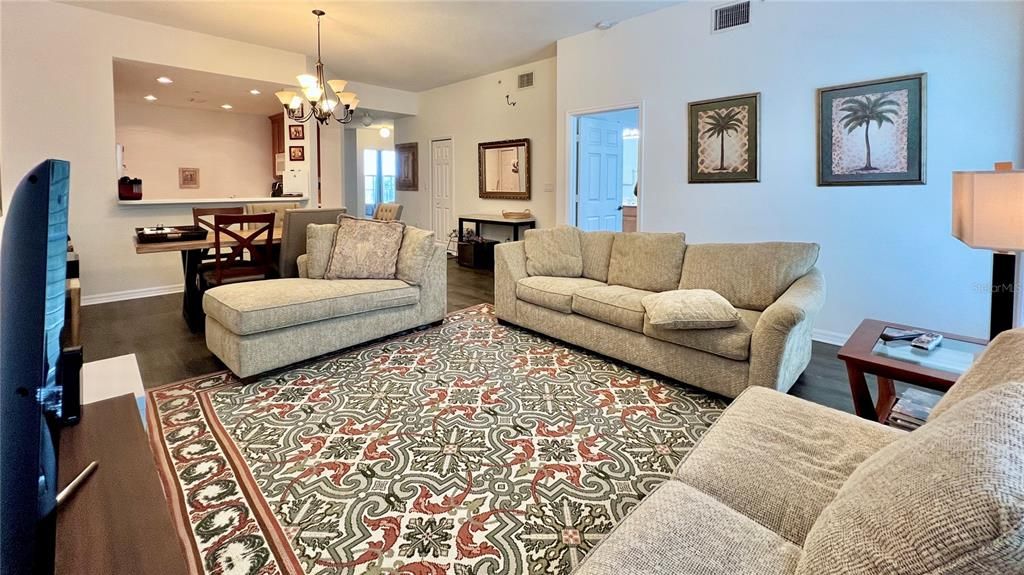 Activo con contrato: $485,000 (3 camas, 2 baños, 1460 Pies cuadrados)