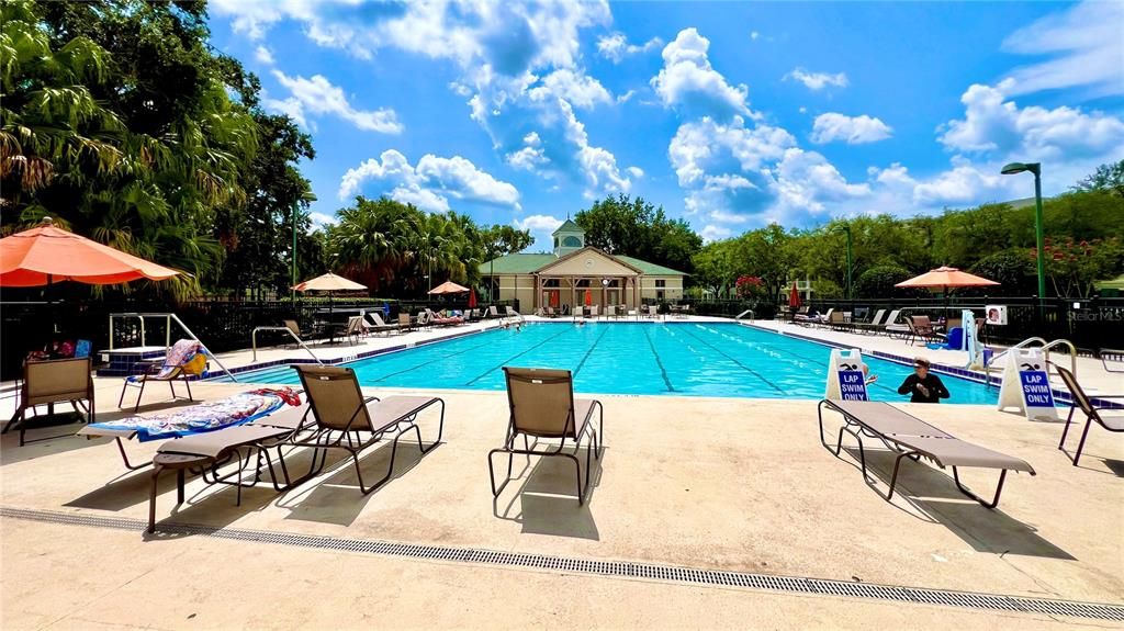 Activo con contrato: $485,000 (3 camas, 2 baños, 1460 Pies cuadrados)