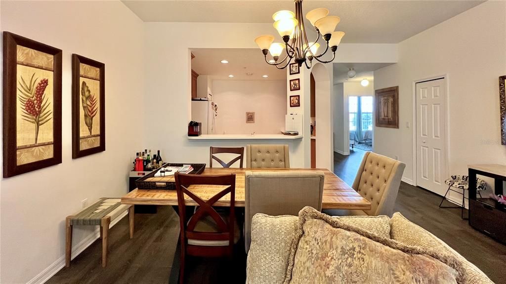 Activo con contrato: $485,000 (3 camas, 2 baños, 1460 Pies cuadrados)