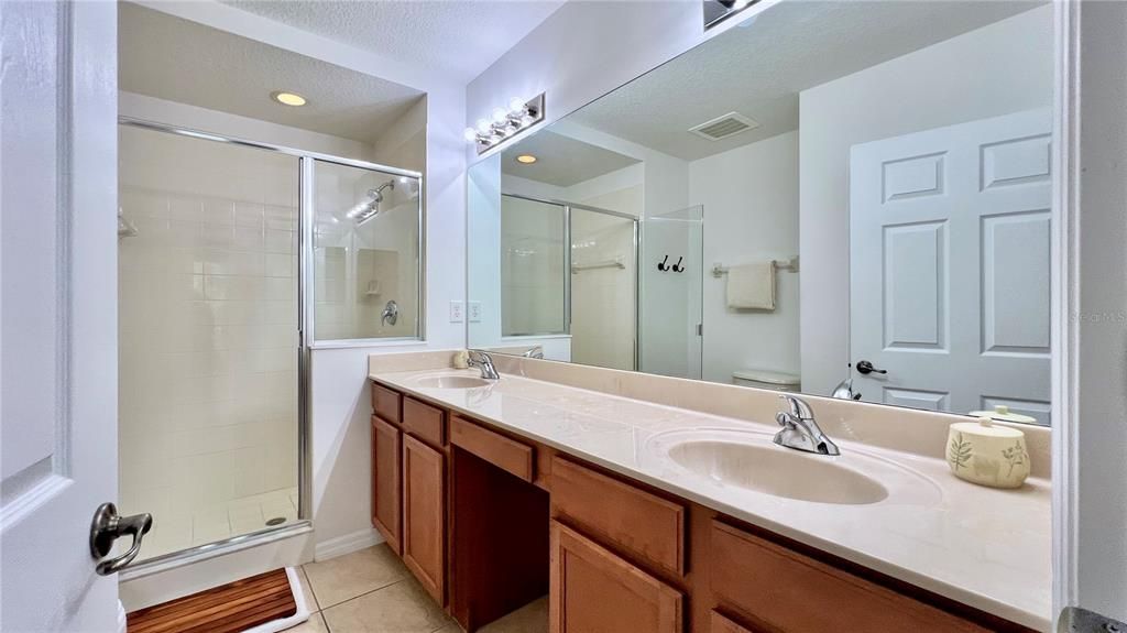 Activo con contrato: $485,000 (3 camas, 2 baños, 1460 Pies cuadrados)