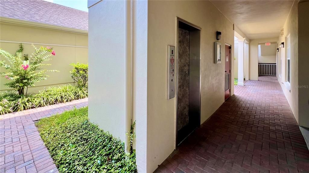 Activo con contrato: $485,000 (3 camas, 2 baños, 1460 Pies cuadrados)