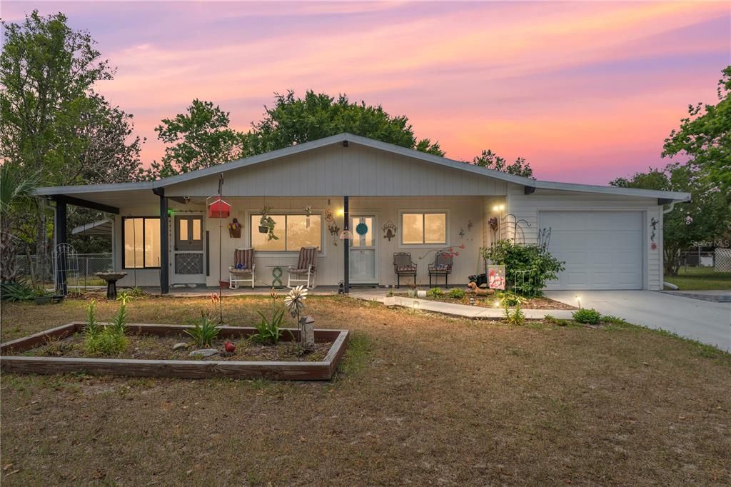 For Sale: $179,900 (2 beds, 2 baths, 1144 Square Feet)