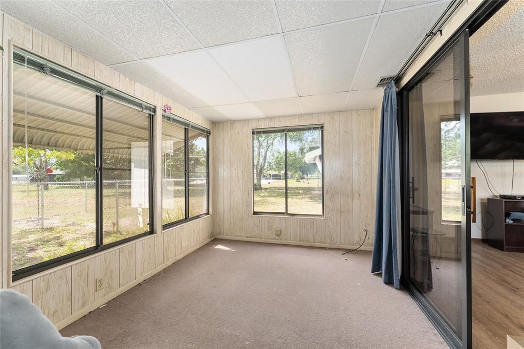 For Sale: $179,900 (2 beds, 2 baths, 1144 Square Feet)