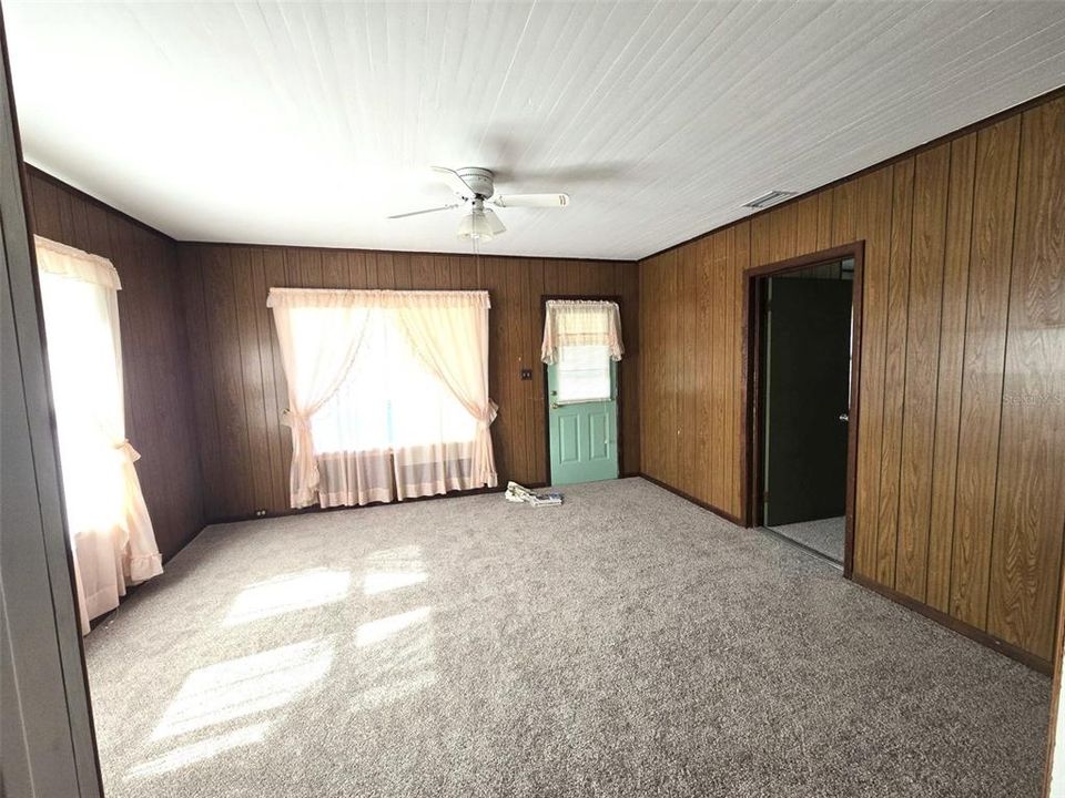 待售: $734,900 (3 贝兹, 1 浴室, 1364 平方英尺)