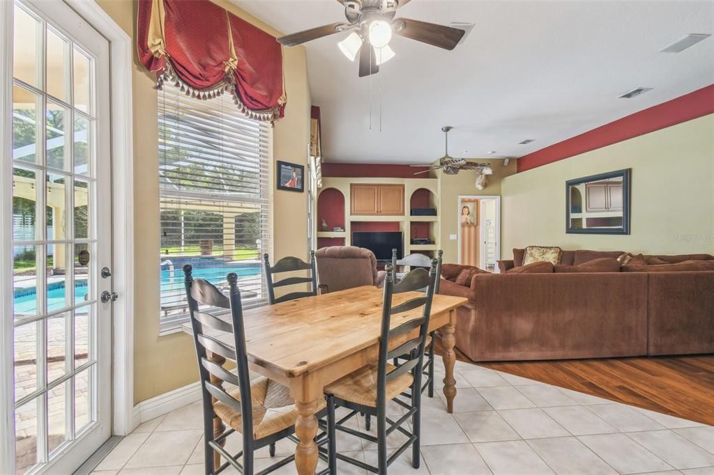 Activo con contrato: $499,900 (4 camas, 3 baños, 2474 Pies cuadrados)