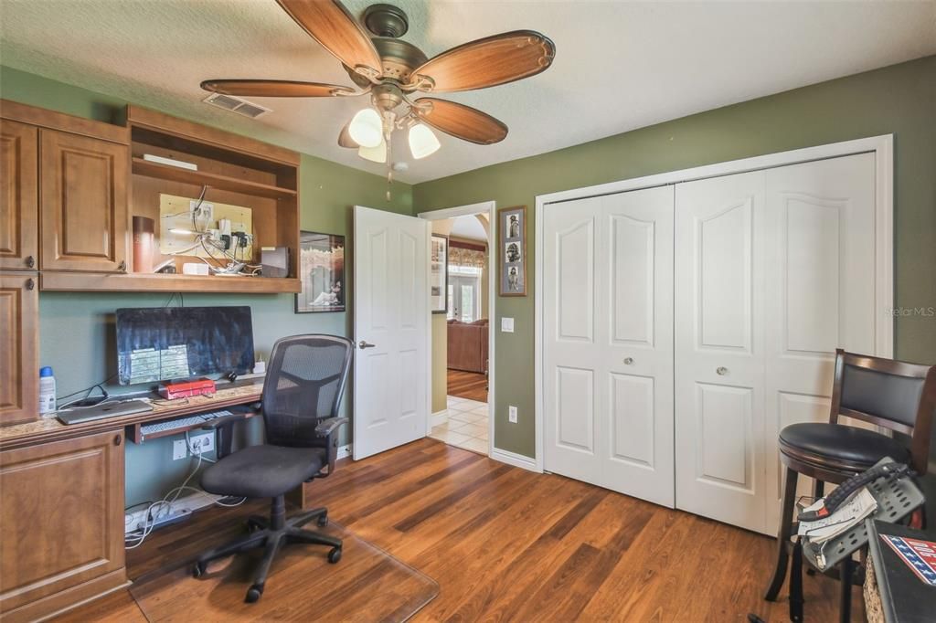 Activo con contrato: $499,900 (4 camas, 3 baños, 2474 Pies cuadrados)