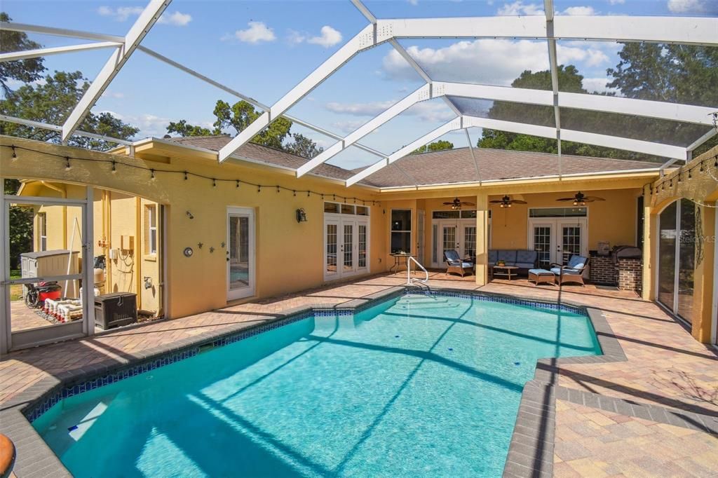 Activo con contrato: $499,900 (4 camas, 3 baños, 2474 Pies cuadrados)