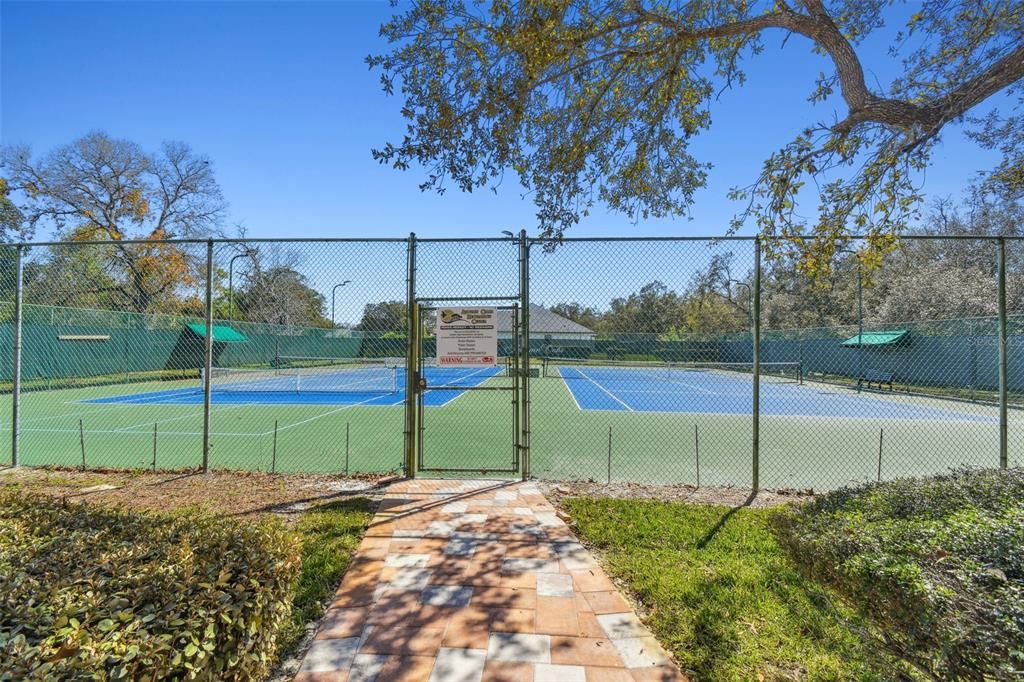 Activo con contrato: $499,900 (4 camas, 3 baños, 2474 Pies cuadrados)