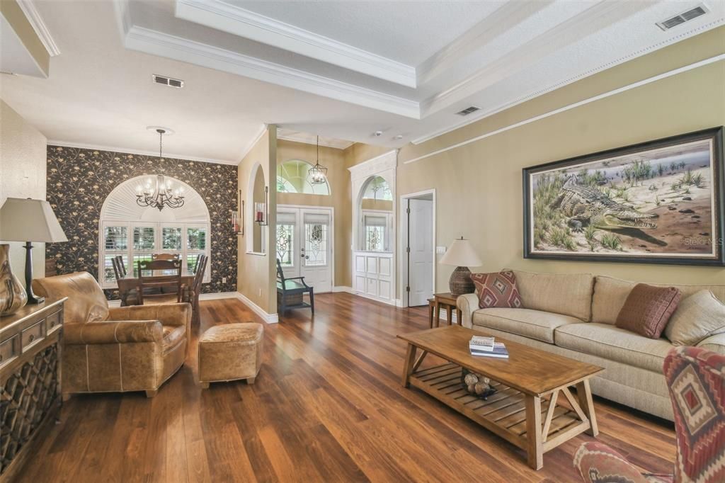 Activo con contrato: $499,900 (4 camas, 3 baños, 2474 Pies cuadrados)