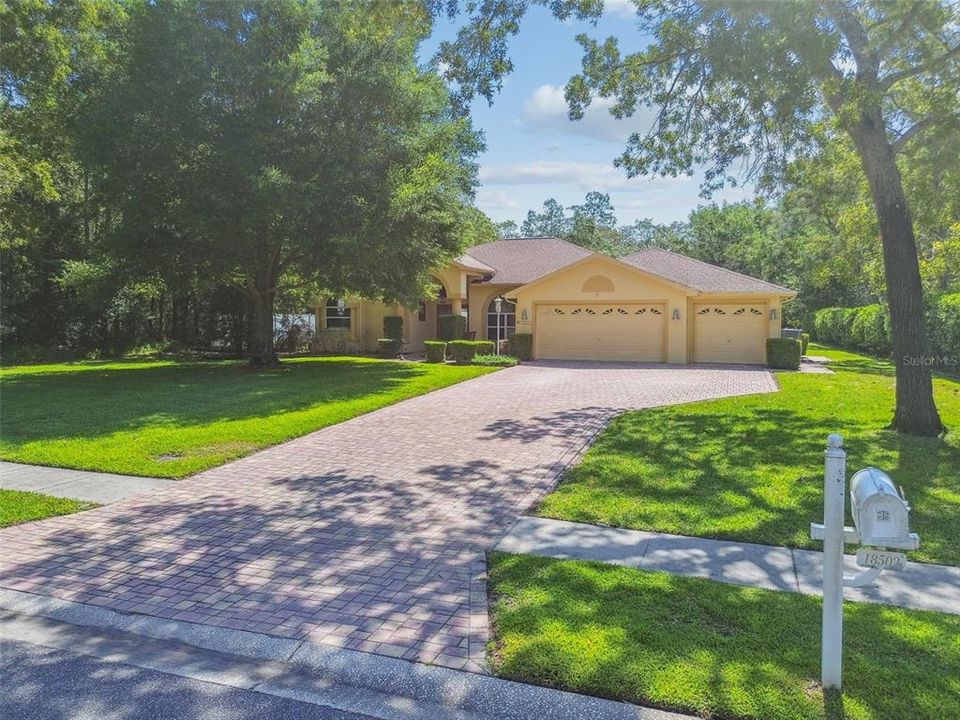 Activo con contrato: $499,900 (4 camas, 3 baños, 2474 Pies cuadrados)