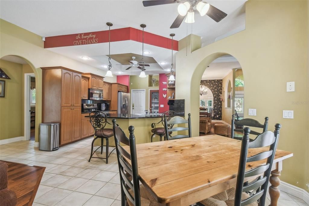 Activo con contrato: $499,900 (4 camas, 3 baños, 2474 Pies cuadrados)