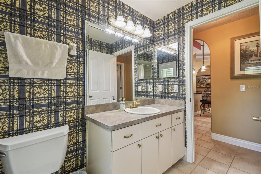 Activo con contrato: $499,900 (4 camas, 3 baños, 2474 Pies cuadrados)