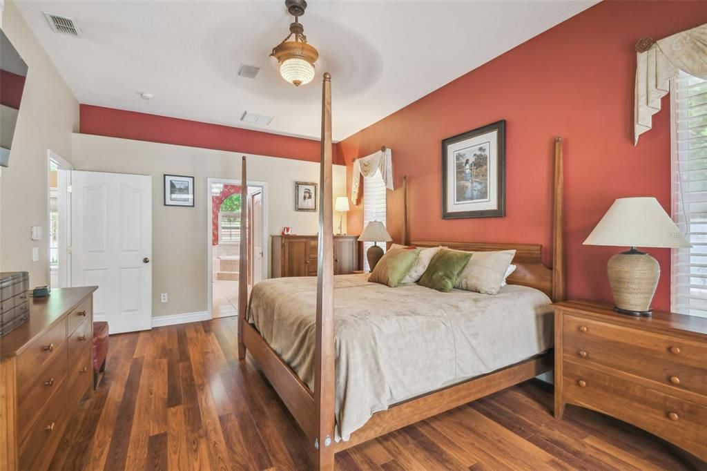 Activo con contrato: $499,900 (4 camas, 3 baños, 2474 Pies cuadrados)