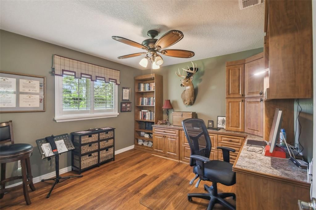 Activo con contrato: $499,900 (4 camas, 3 baños, 2474 Pies cuadrados)