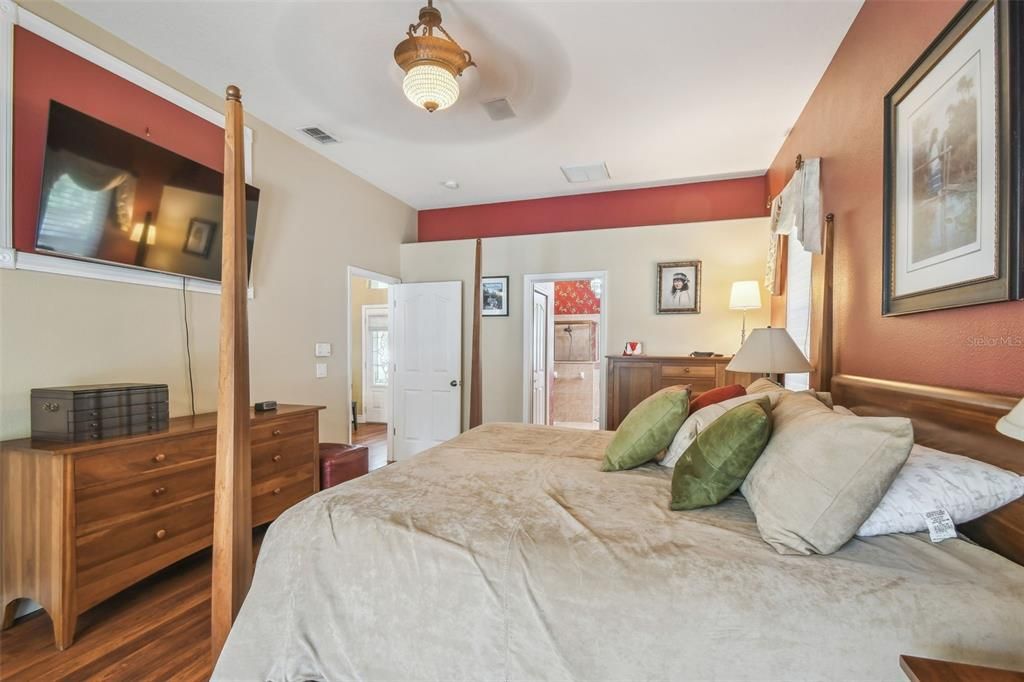 Activo con contrato: $499,900 (4 camas, 3 baños, 2474 Pies cuadrados)