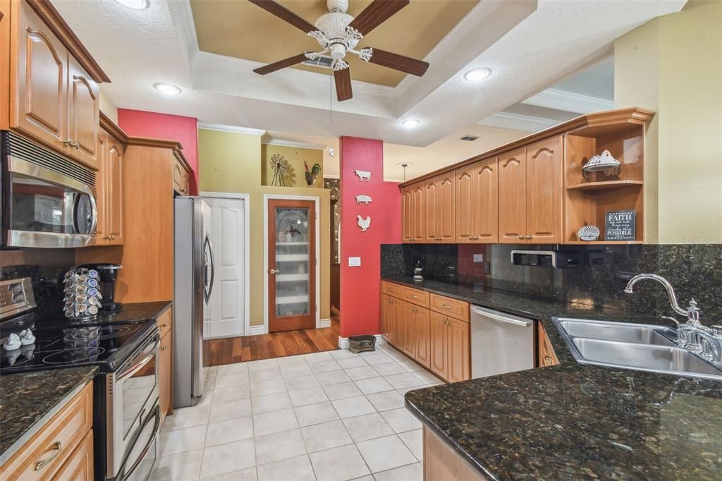 Activo con contrato: $499,900 (4 camas, 3 baños, 2474 Pies cuadrados)