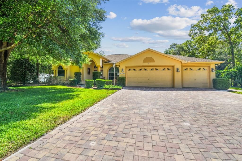 Activo con contrato: $499,900 (4 camas, 3 baños, 2474 Pies cuadrados)