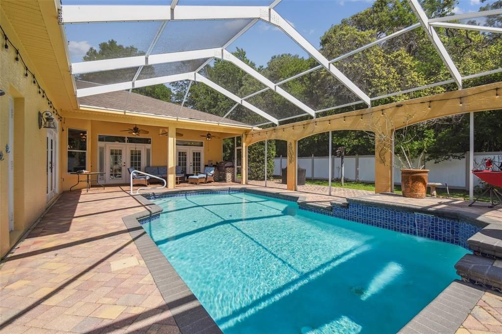 Activo con contrato: $499,900 (4 camas, 3 baños, 2474 Pies cuadrados)