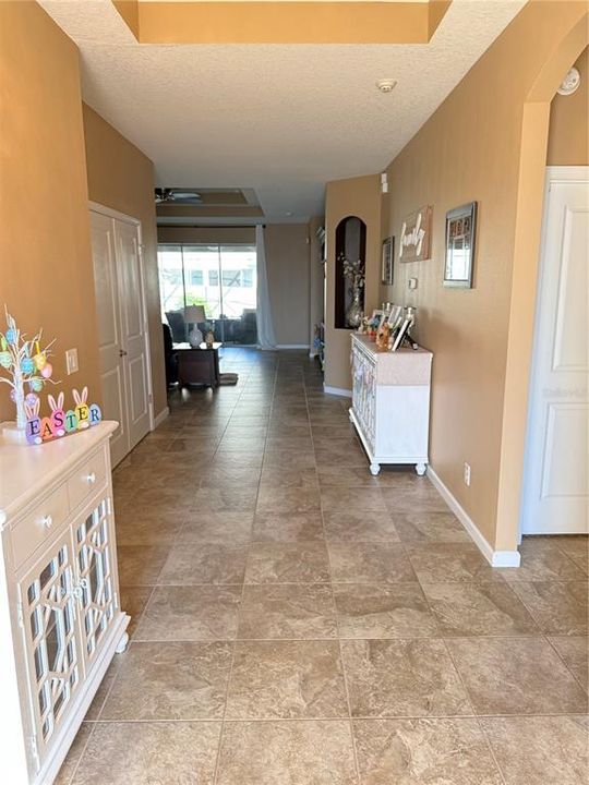 Под контрактом: $675,000 (4 спален, 3 ванн, 2528 Квадратных фут)