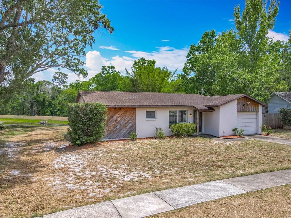 Recently Sold: $300,000 (3 beds, 2 baths, 988 Square Feet)