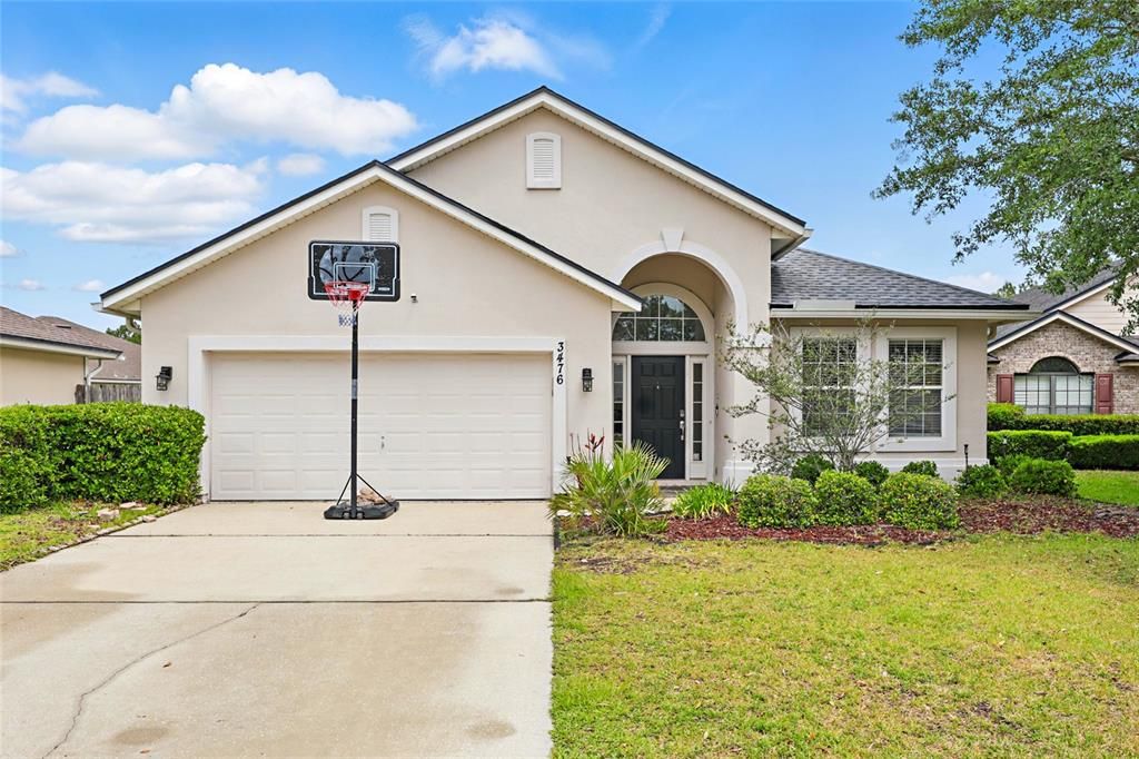 Vendido Recientemente: $349,000 (4 camas, 2 baños, 1989 Pies cuadrados)