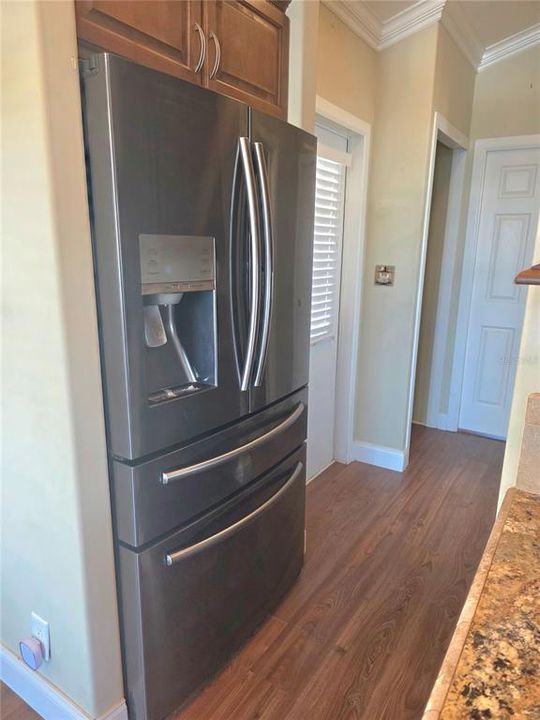 For Sale: $149,999 (1 beds, 1 baths, 489 Square Feet)