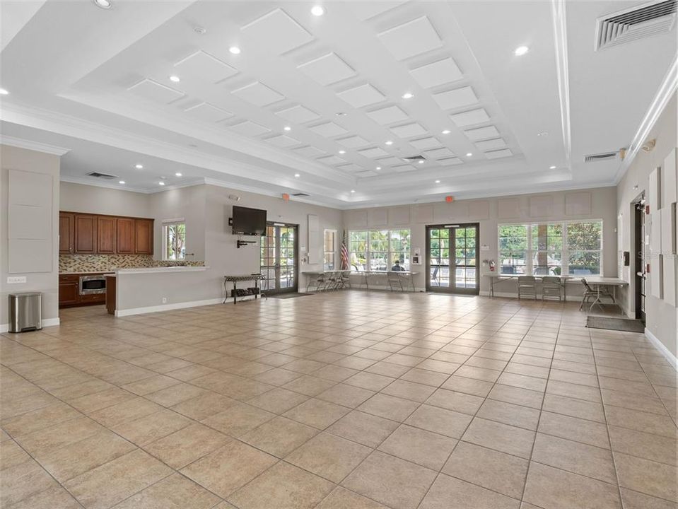 Под контрактом: $774,990 (3 спален, 2 ванн, 2268 Квадратных фут)