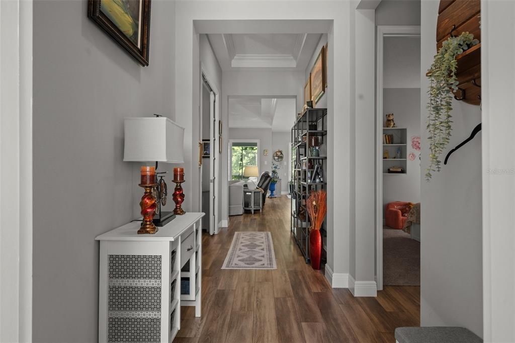 Под контрактом: $774,990 (3 спален, 2 ванн, 2268 Квадратных фут)