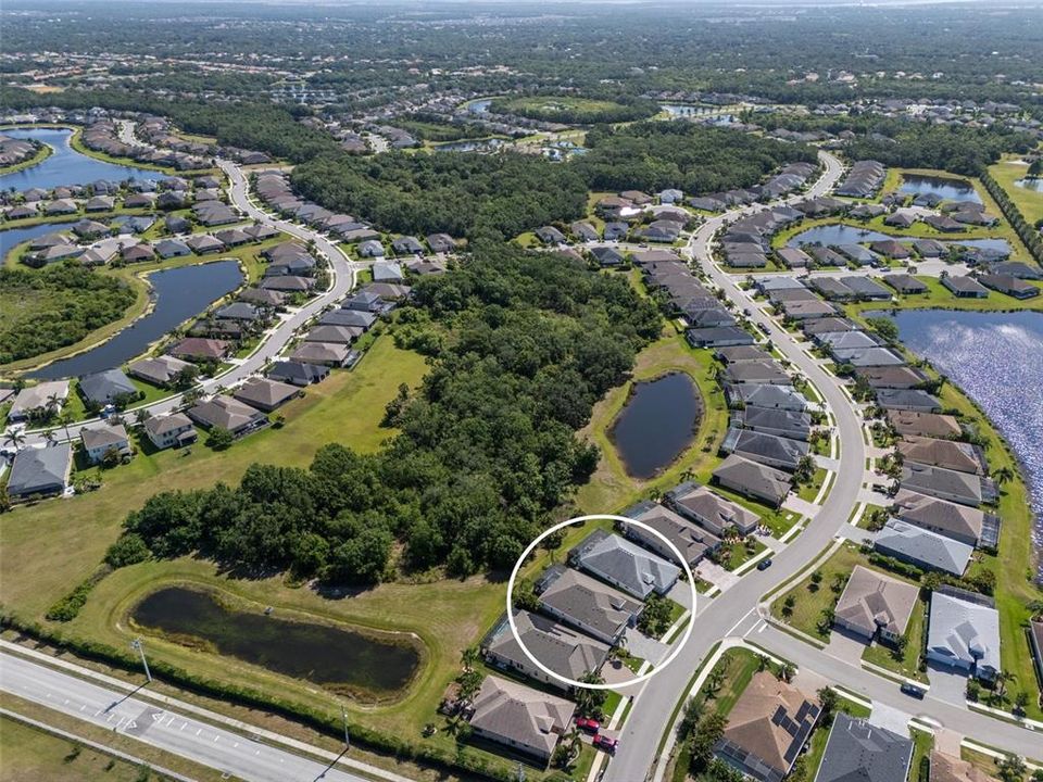 Под контрактом: $774,990 (3 спален, 2 ванн, 2268 Квадратных фут)