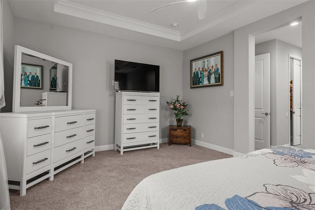 Под контрактом: $774,990 (3 спален, 2 ванн, 2268 Квадратных фут)