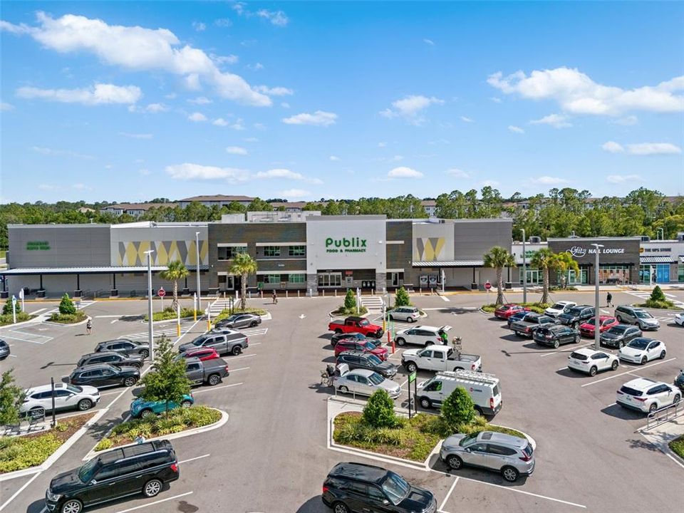 Под контрактом: $774,990 (3 спален, 2 ванн, 2268 Квадратных фут)