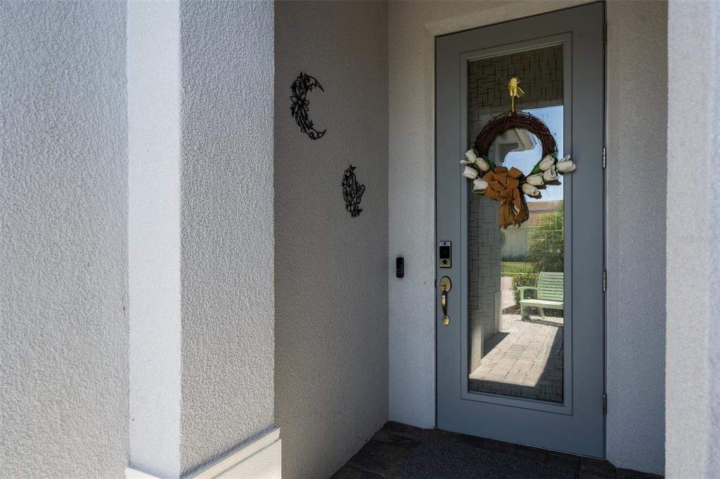 Под контрактом: $774,990 (3 спален, 2 ванн, 2268 Квадратных фут)