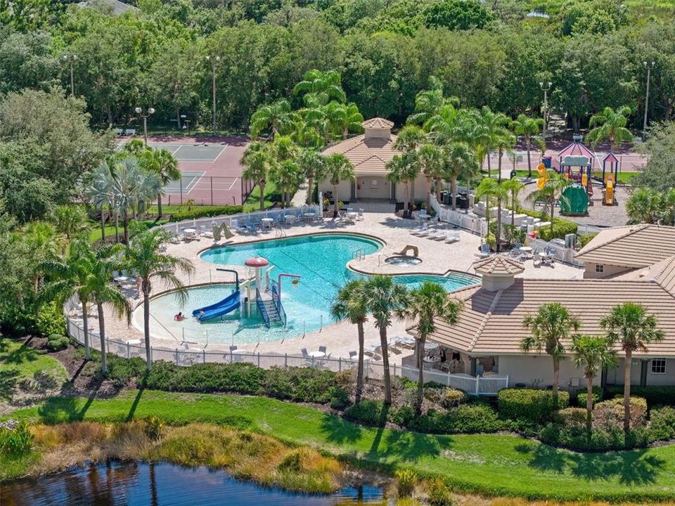 Под контрактом: $774,990 (3 спален, 2 ванн, 2268 Квадратных фут)