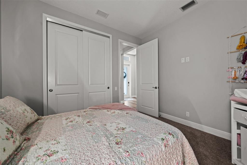 Под контрактом: $774,990 (3 спален, 2 ванн, 2268 Квадратных фут)