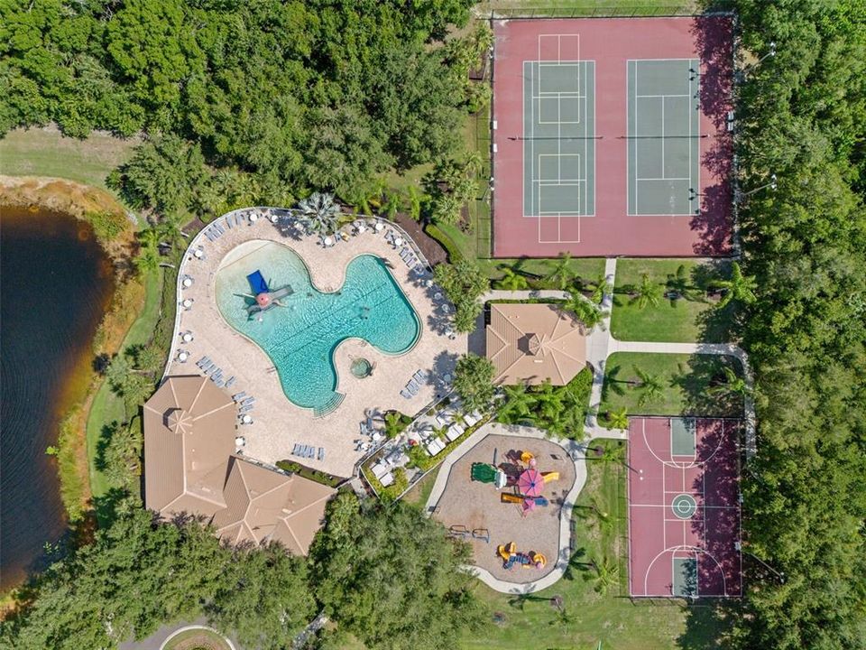 Под контрактом: $774,990 (3 спален, 2 ванн, 2268 Квадратных фут)