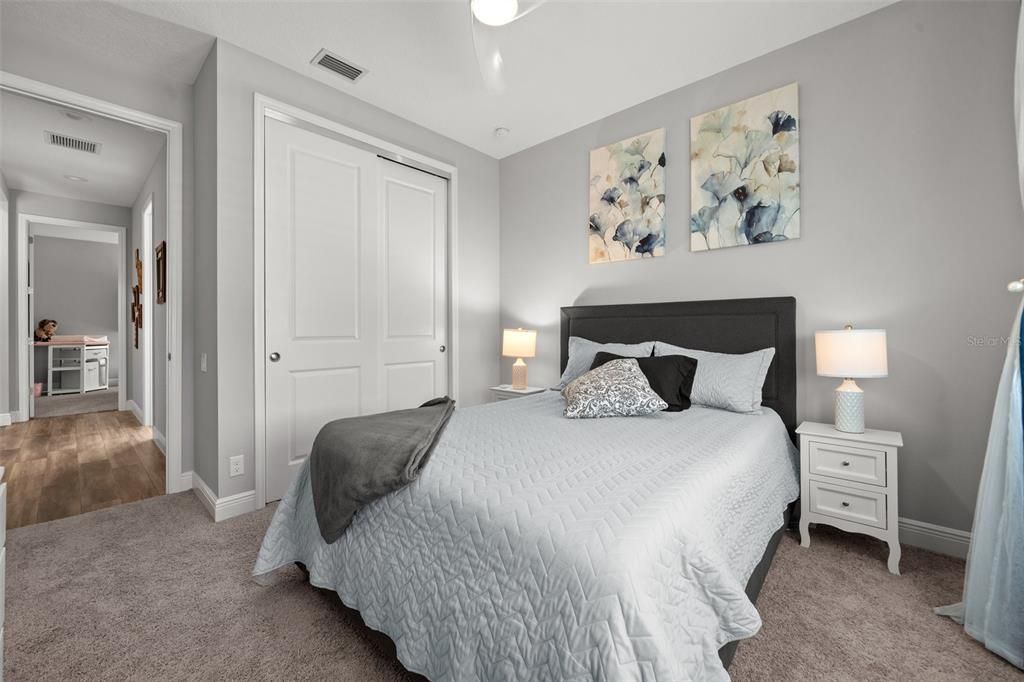 Под контрактом: $774,990 (3 спален, 2 ванн, 2268 Квадратных фут)