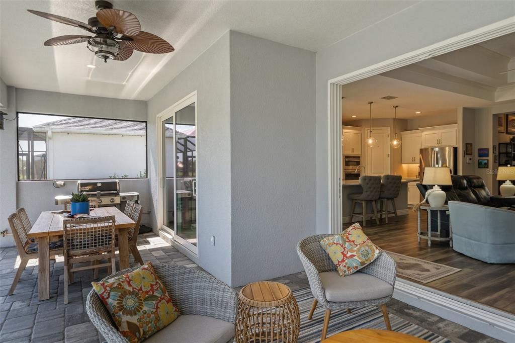 Под контрактом: $774,990 (3 спален, 2 ванн, 2268 Квадратных фут)