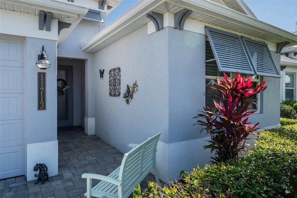 Под контрактом: $774,990 (3 спален, 2 ванн, 2268 Квадратных фут)