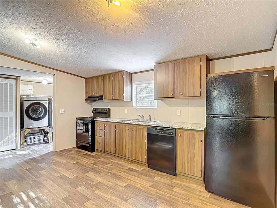 Active With Contract: $275,000 (3 beds, 2 baths, 1188 Square Feet)