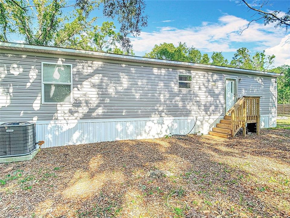 Active With Contract: $275,000 (3 beds, 2 baths, 1188 Square Feet)