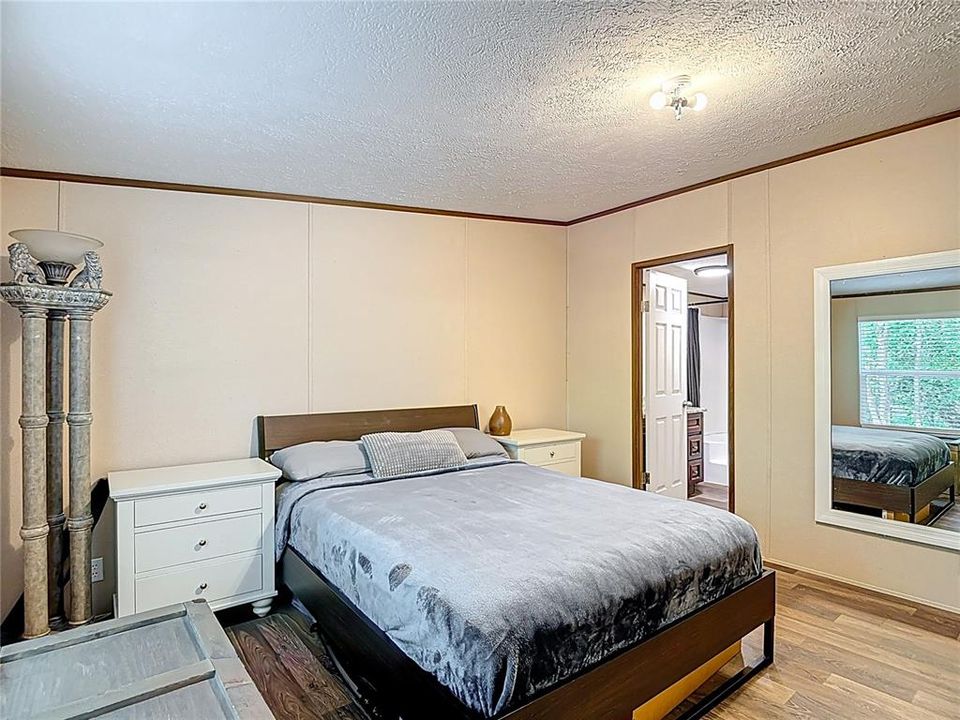 Active With Contract: $275,000 (3 beds, 2 baths, 1188 Square Feet)