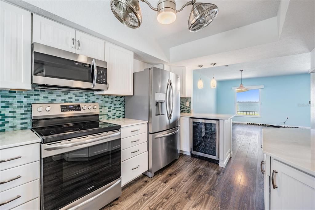 待售: $560,000 (3 贝兹, 2 浴室, 1558 平方英尺)