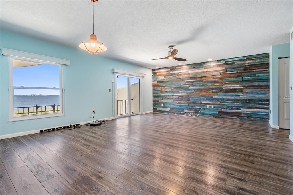 待售: $560,000 (3 贝兹, 2 浴室, 1558 平方英尺)