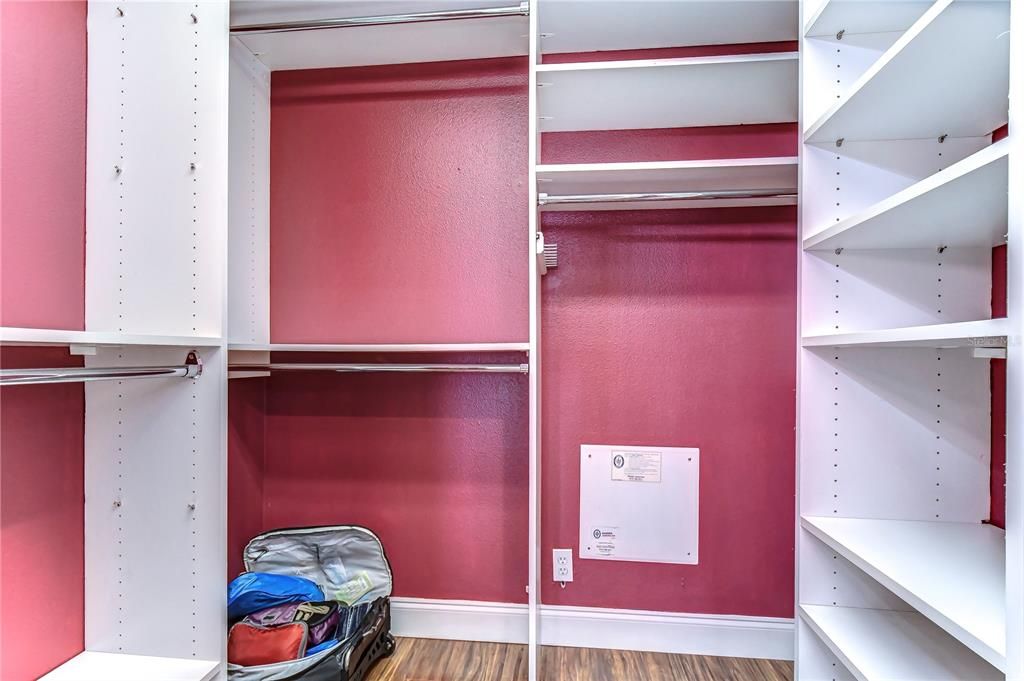 En Venta: $470,000 (3 camas, 2 baños, 2027 Pies cuadrados)