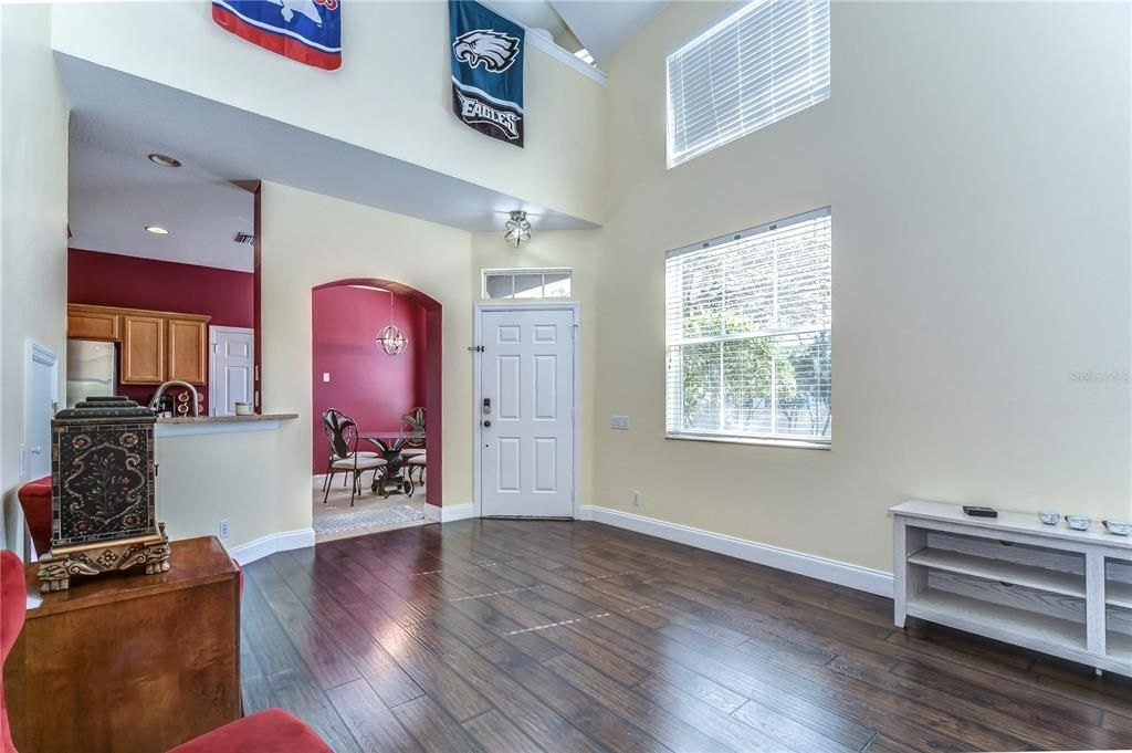 En Venta: $470,000 (3 camas, 2 baños, 2027 Pies cuadrados)